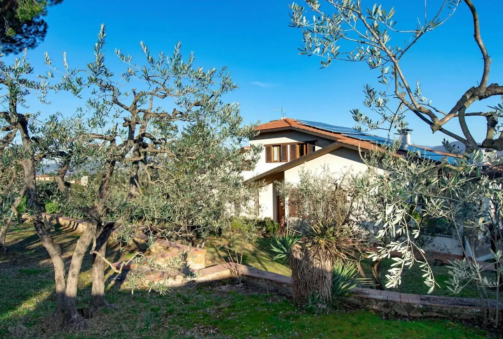 Villa Decimo L'Ugolino 0*,